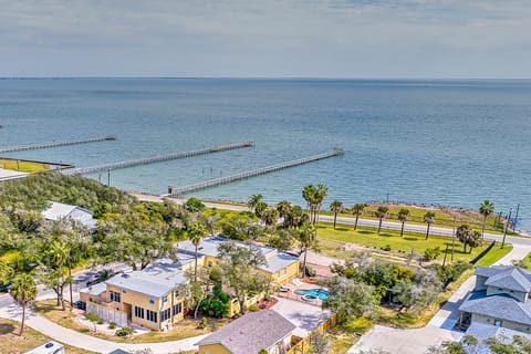 'Coastal Cove' w/ Private Deck, 4 Mi to Beach House in Fulton