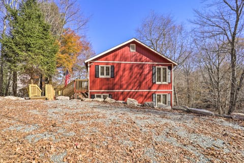 Near Beech Mountain: Crimson Cabin w/ Views House in Beech Mountain