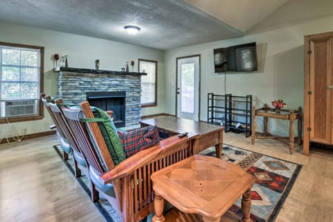 Mountain Retreat w/ Hot Tub: Close to Trails! House in Ivy Hill