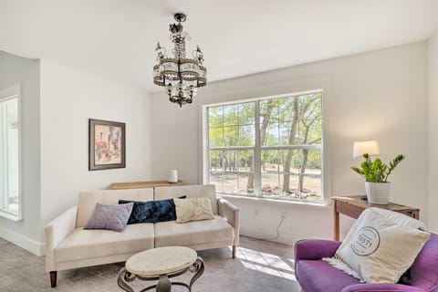 'Blackberry Roost' Home ~ 4 Mi to Downtown Salado Cottage in Rio Grande