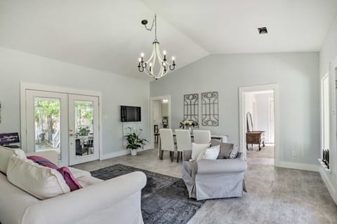 'Blackberry Roost' Home ~ 4 Mi to Downtown Salado Cottage in Rio Grande