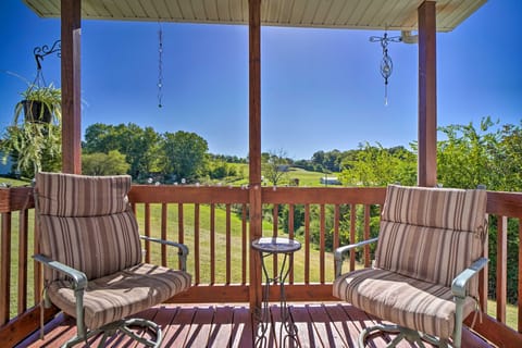 Pet-Friendly Midway Abode w/ Yard & Fire Pit! House in Cherokee Reservoir