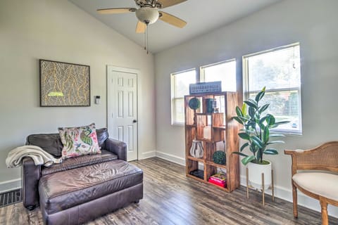 Near Family Fun! Centrally Located Indy Charmer House in Meridian-Kessler