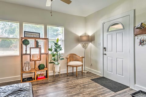 Near Family Fun! Centrally Located Indy Charmer House in Meridian-Kessler