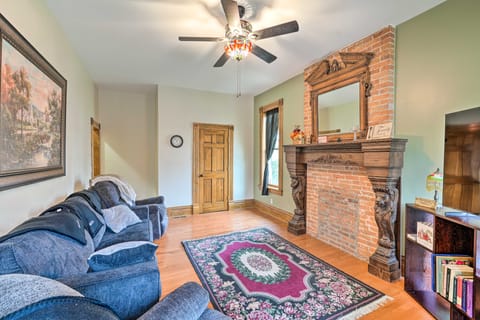 Relaxing Dubuque Home < 1 Mi to Downtown! Maison in Dubuque