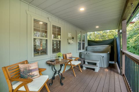 Idyllic Cabin in the Heart of Hocking Hills House in Laurel Township