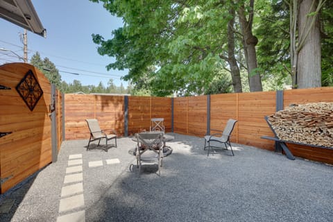 Farmhouse w/ Private Hot Tub < 1 Mile to Birch Bay House in Birch Bay