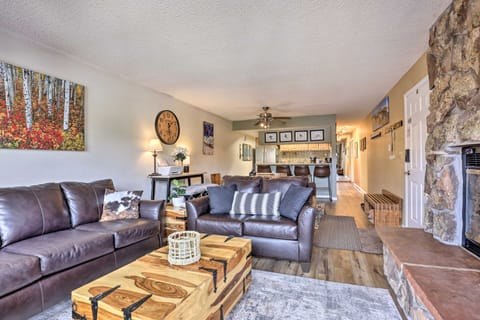 Cozy Mountain Fraser Condo w/ Pool & Hot Tub! Apartment in Fraser