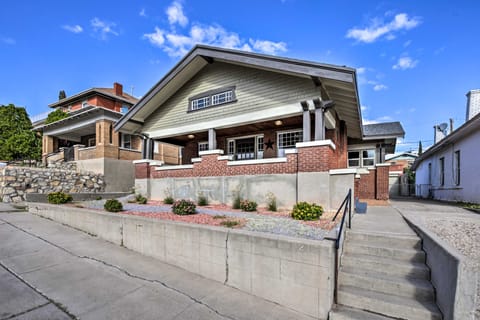 El Paso Historic Craftsman House < 1 Mi to Dtwn! House in Ciudad Juarez