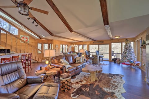 1/2 Mi to Ski: Spacious Home in Beech Mountain House in Beech Mountain