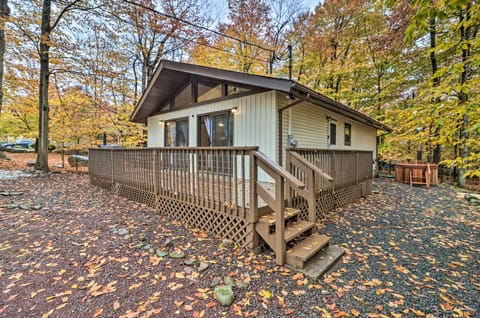 Dog-Friendly Tobyhanna Retreat w/ Hot Tub! House in Tobyhanna