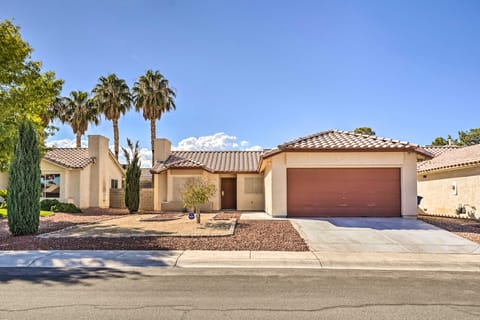 North Las Vegas Home w/ Yard, 7 Mi to Dtwn! House in North Las Vegas