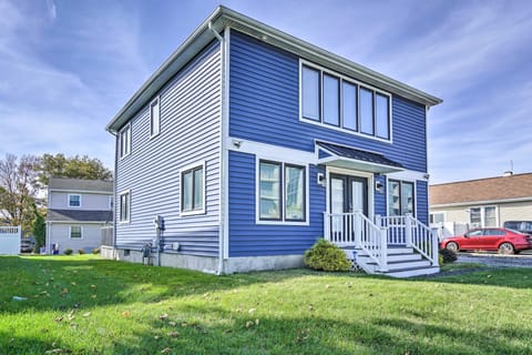 Long Branch Getaway: Grill, 1 Block to Beach! House in Long Branch