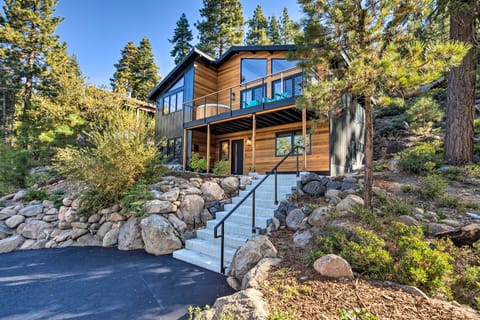 Chic & Spacious Lake Tahoe House w/ Hot Tub House in Kings Beach
