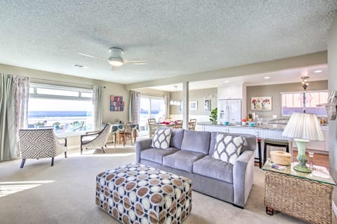 Oceanfront Escape: Steps to Imperial Beach! Maison in Imperial Beach