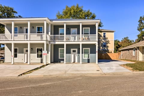 Recently Built Townhome, Central Location! Apartment in Long Beach