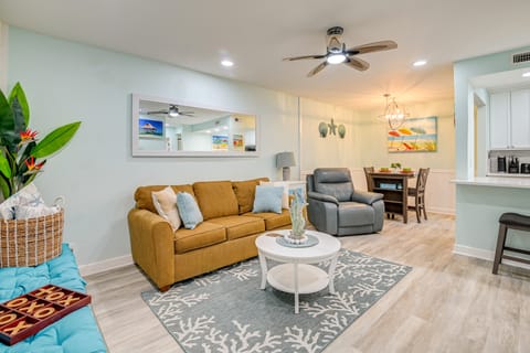 Cozy Myrtle Beach Getaway: 1 Block to Ocean! Apartment in Myrtle Beach