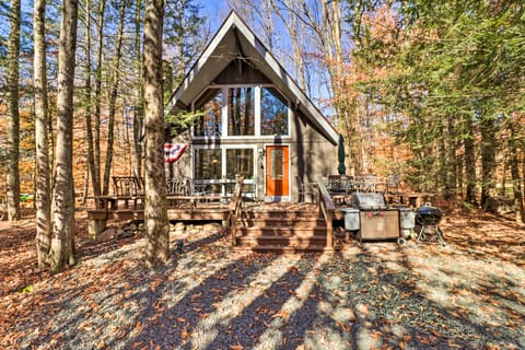 Pocono Pines Getaway w/ Gas Grill, Fire Pit! House in Pocono Pines