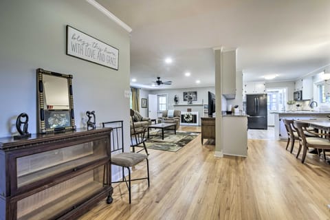 Durham Home: Floor-to-Ceiling Windows w/ View House in Cary