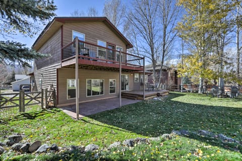 Cozy Carbondale Escape w/ Deck & Grill! House in El Jebel