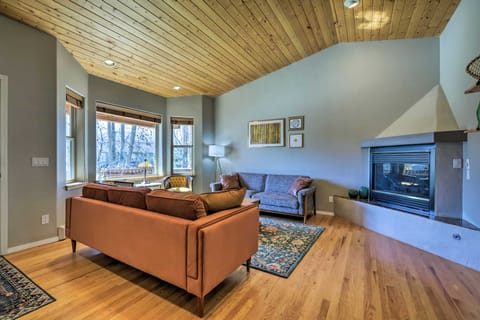 Cozy Carbondale Escape w/ Deck & Grill! House in El Jebel