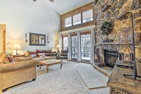All-Season Resort Condo: 5 Mi to Dillon Reservoir Apartment in Wildernest
