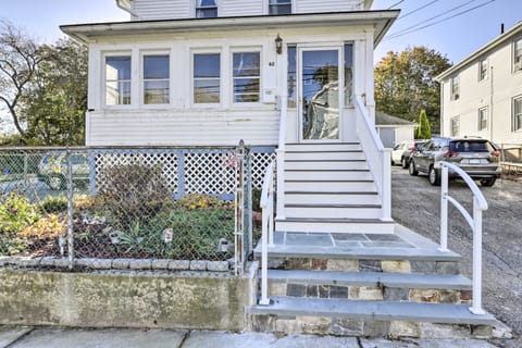 Charming New London Home < 1 Mi to River Taxi House in New London