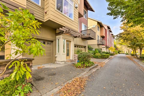 Quaint Issaquah Home - Walk to Shops & Dining Apartment in Issaquah