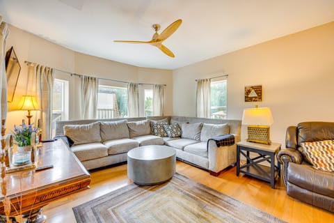 2 Mi to Dtwn Colorado Springs: Home w/ Large Yard! House in Colorado Springs