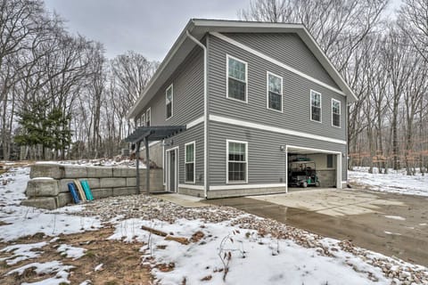 Bright Ludington Home < 1 Mi to Hamlin Lake House in Hamlin Lake