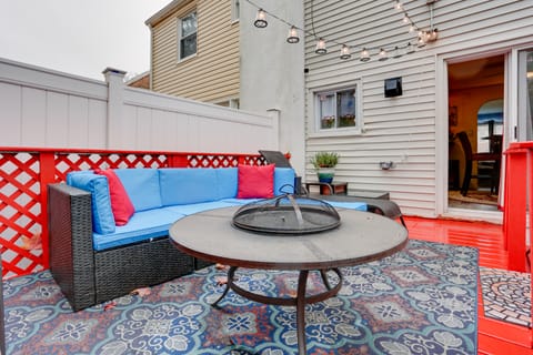 Newark Home w/ Deck & Fire Pit, 16 Mi to NYC! House in Irvington