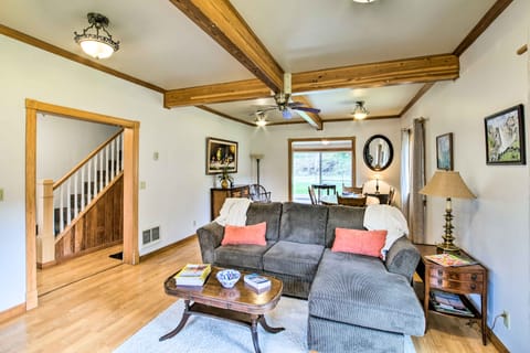 Quaint Coquille Getaway Near Beaches + Parks! House in Oregon