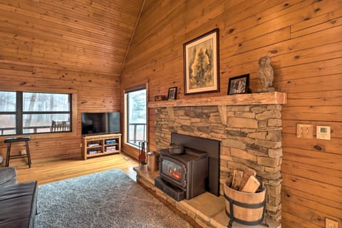 Charming Cabin w/ Hot Tub, Fire Pit & Views! Casa in Buffalo River