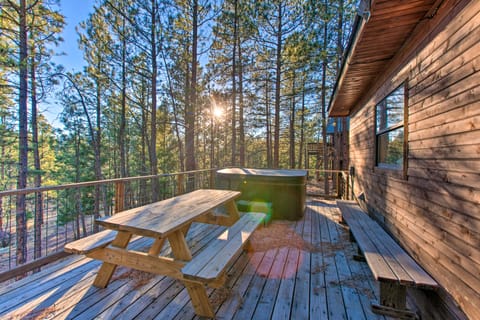 Family Cabin w/ Hot Tub: 1 Mi to Angel Fire Resort House in Angel Fire