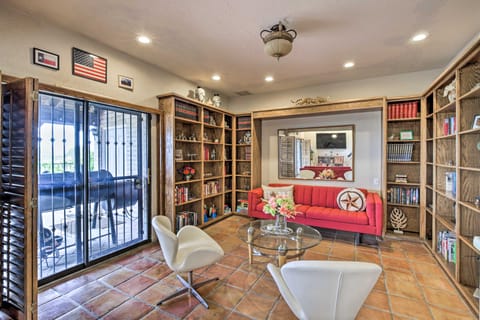 Elegant El Paso Condo ~ 10 Mi to Downtown! Apartment in Ciudad Juarez