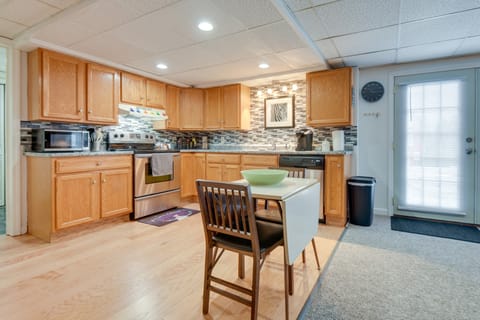 Westbrook Studio w/ Grill: 8 Mi to Old Port! Apartment in Westbrook