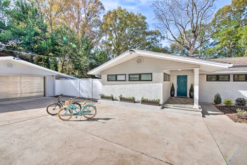 Peaceful Smyrna Home w/ Wood-Burning Fire Pit House in Smyrna