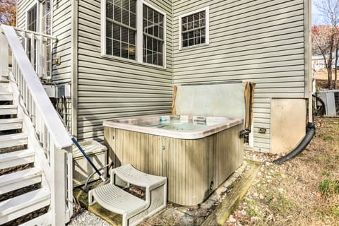 Albrightsville Home w/ Hot Tub: Ski & Relax! House in Tunkhannock Township