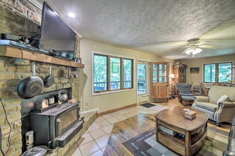 Riverside Cabin w/ 3 Decks in North Vernon! House in Indiana