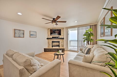Beachfront Oceanside Condo w/ Amenity Access! Apartment in Oceanside