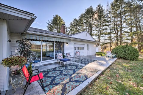 Tranquil Maine Farmhouse w/ Waterfront Views! House in Bath