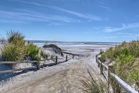 Spacious Wildwood Townhome w/ Covered Balcony Apartment in North Wildwood