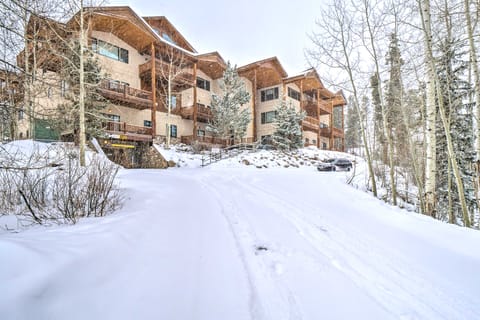 Winter Park Condo w/ Balcony & Mtn Views! Apartment in Fraser