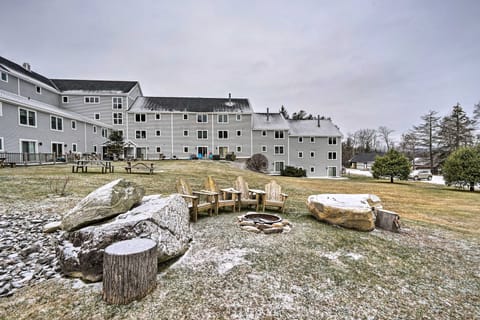 Ski-In/Ski-Out Condo on Magic Mountain Apartment in South Londonderry