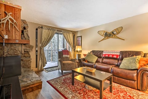 Gorgeous Winter Park Condo w/ Private Deck! Apartment in Fraser