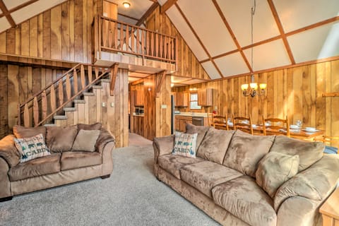 Lake Harmony Home w/ Game Room + Fire Pit! Haus in Hickory Run State Park