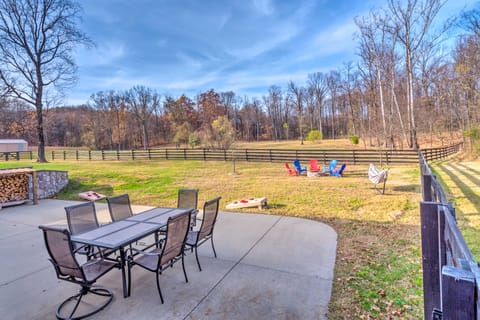 22-Acre Home on Bourbon Trail w/ Sunroom! House in Indiana