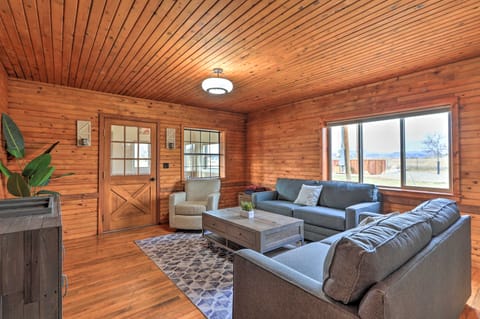 Secluded Cabin w/ Hot Tub, Game Room & Views! House in La Plata County