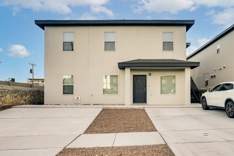 Single-Story Apt, 3 Mi to Fort Bliss! Apartment in El Paso