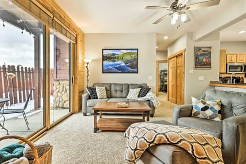 Central Grand Lake Condo w/ Patio & Mountain Views Apartment in Grand Lake